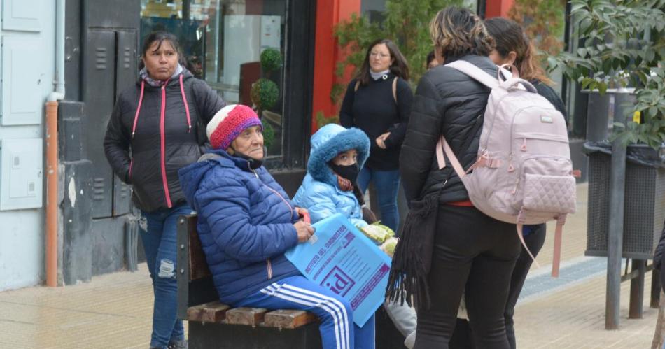 Volvieron los abrigos- Friacutea mantildeana en Santiago con apenas 10deg