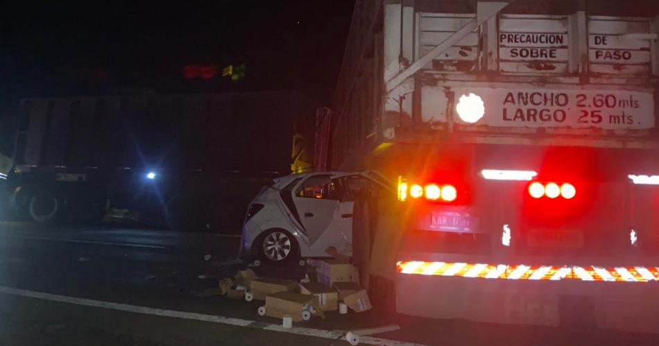 Choque en ruta 9- herido grave en colisioacuten entre camioacuten y automoacutevil