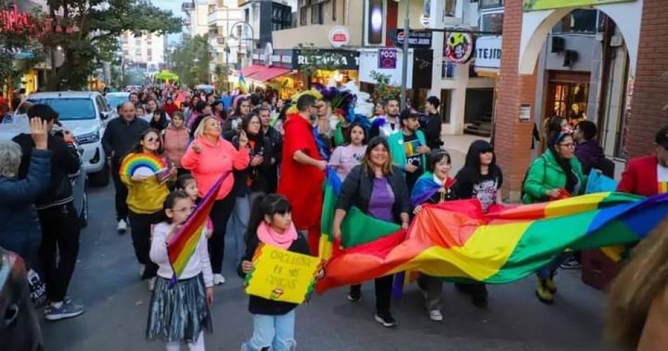 La Primera Marcha del Orgullo LGTBQ se realizoacute en Las Termas