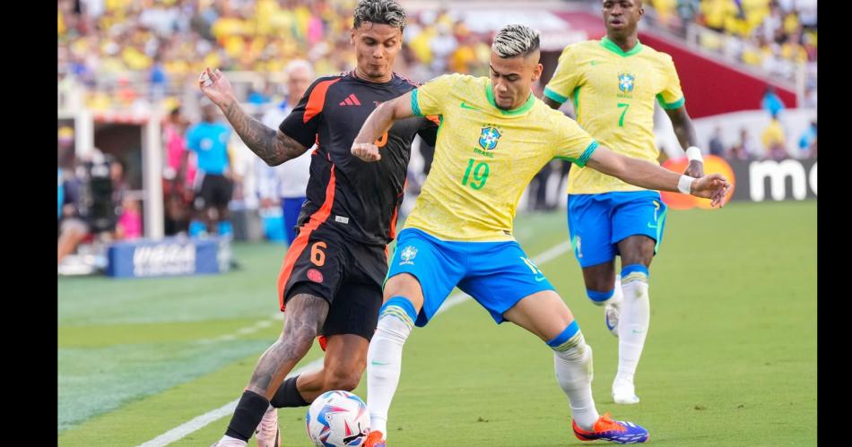 Brasil empatoacute con Colombia y enfrentaraacute a Uruguay en 4tos de final de la Copa Ameacuterica