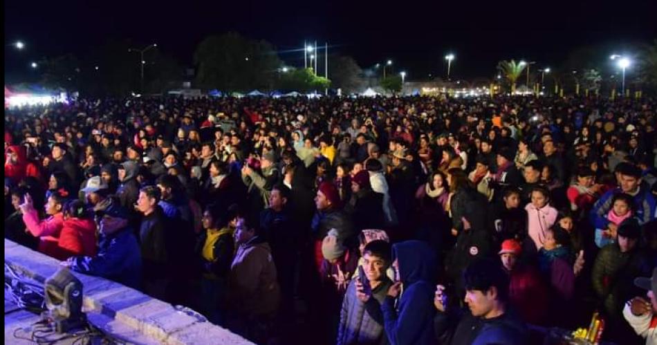 Multitudinario festejo por el cumpleantildeos de la ciudad de Antildeatuya