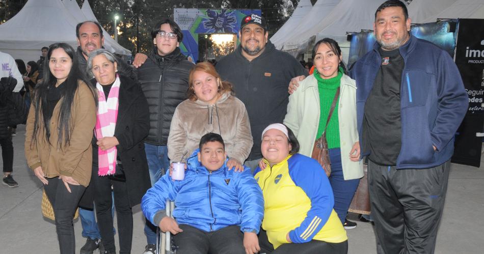 LA FERIA CONGREGA A LOS SANTIAGUENtildeOS