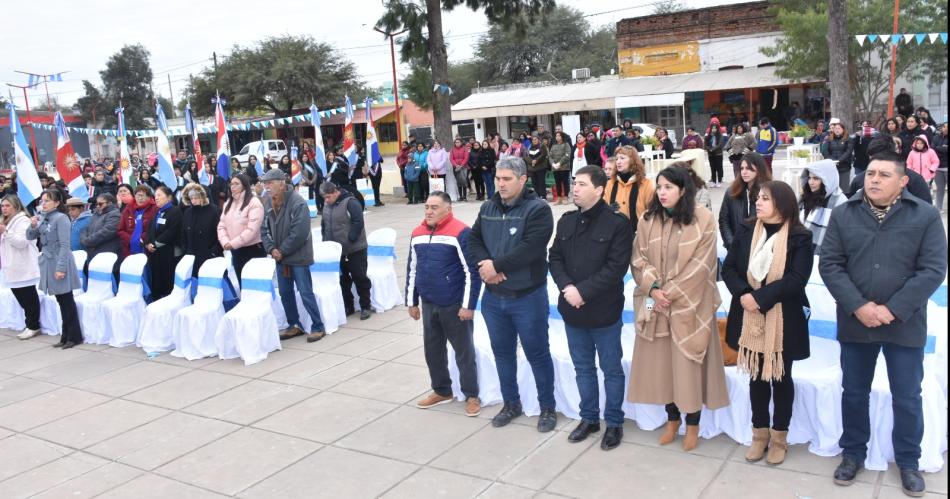 Acto diacutea de la independencia en Colonia Dora