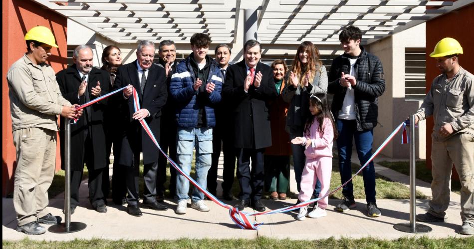 Zamora inauguroacute en el sudoeste capitalino el Bdeg Rircardo Alfonsiacuten para 92 familias