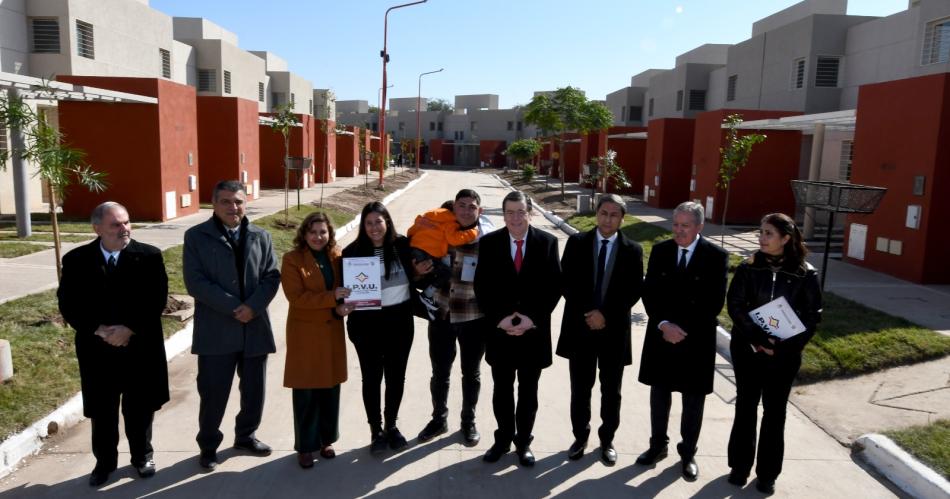 Zamora inauguroacute en el sudoeste capitalino el Bdeg Rircardo Alfonsiacuten para 92 familias