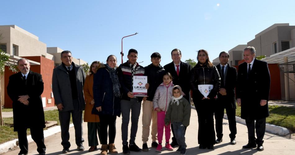 Zamora inauguroacute en el sudoeste capitalino el Bdeg Rircardo Alfonsiacuten para 92 familias