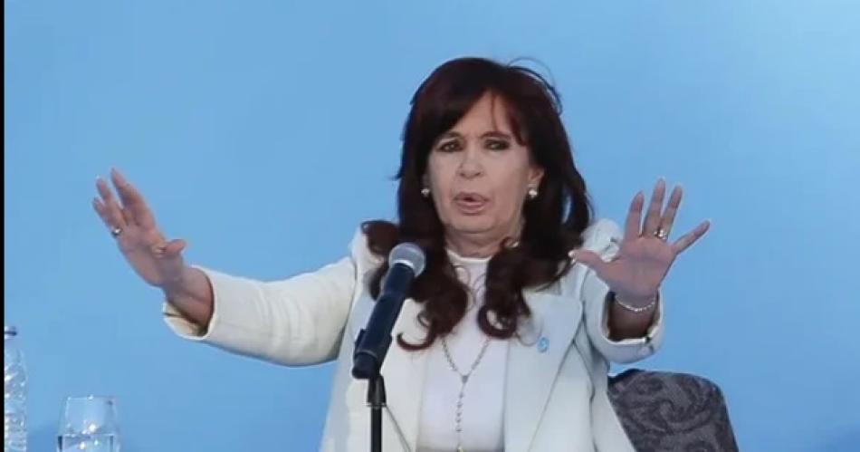 La picante chicana de Cristina Kirchner a Milei- Diacutegales la verdad de la milanesa