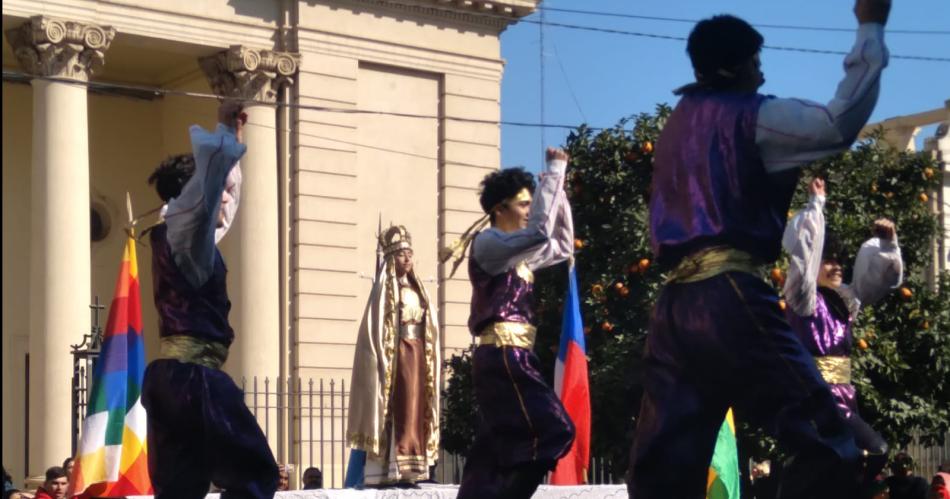 FOTOS y VIDEO La Plaza Libertad se llenoacute de color para homenajear a la Virgen del Carmen