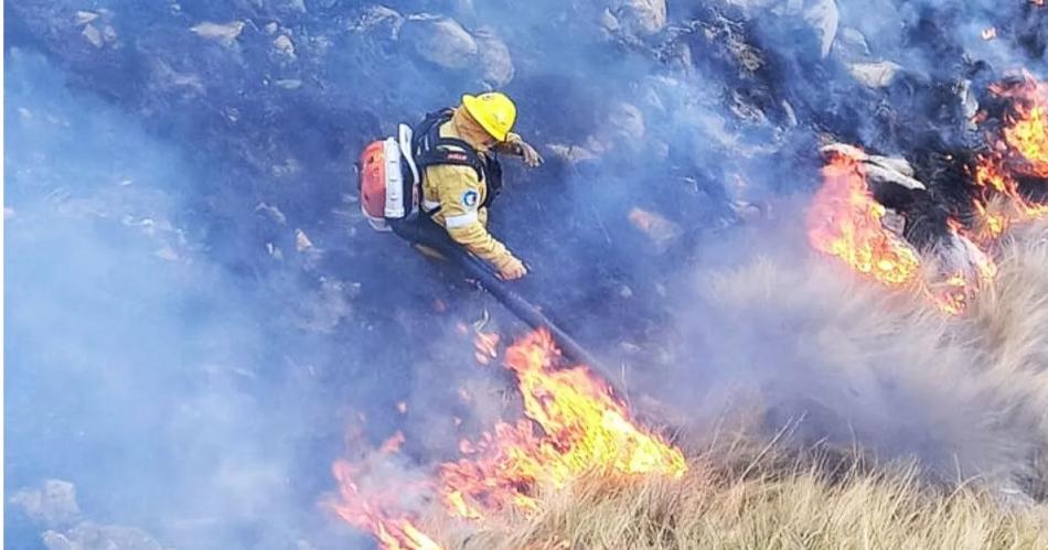 Aseguran que el Cerro Champaquiacute lleva maacutes de 3500 hectaacutereas quemadas en Coacuterdoba