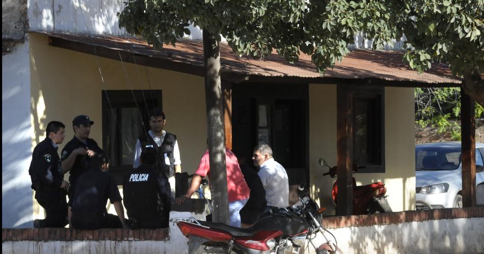 REDUCIDO- Pelé terminó sosegado en una celda de la 43 en Pampa de los Guanacos Ahora debe prepararse para cubrir medicamentos y el uniforme de al menos un policía