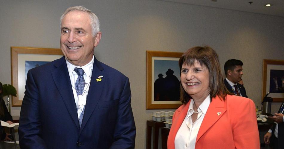 La ministra Bullrich participoacute del Foro Internacional de Contraterrorismo