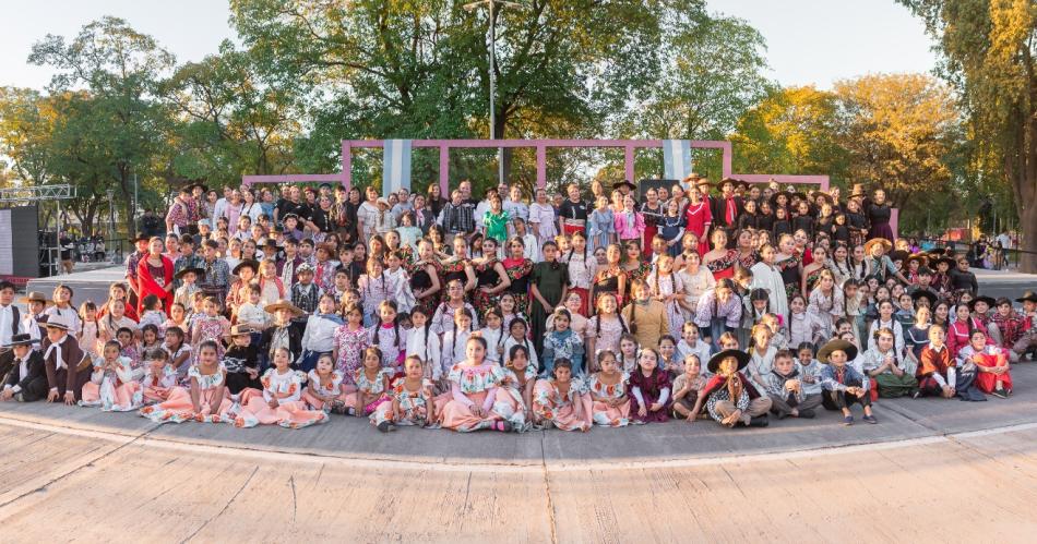 Monte Quemado se llenoacute de muacutesica y cultura en el Encuentro de Bailarines