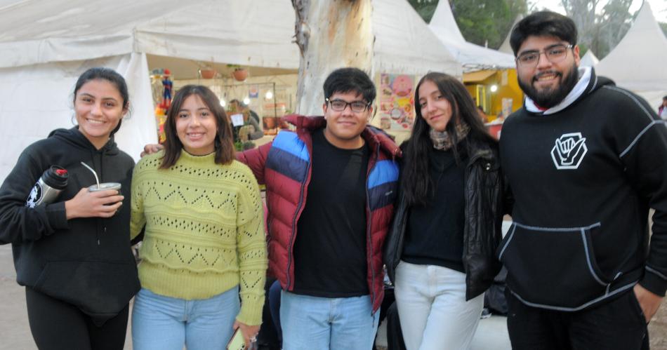 EXITOSA EDICIOacuteN DE LA FERIA ARTESANAL 