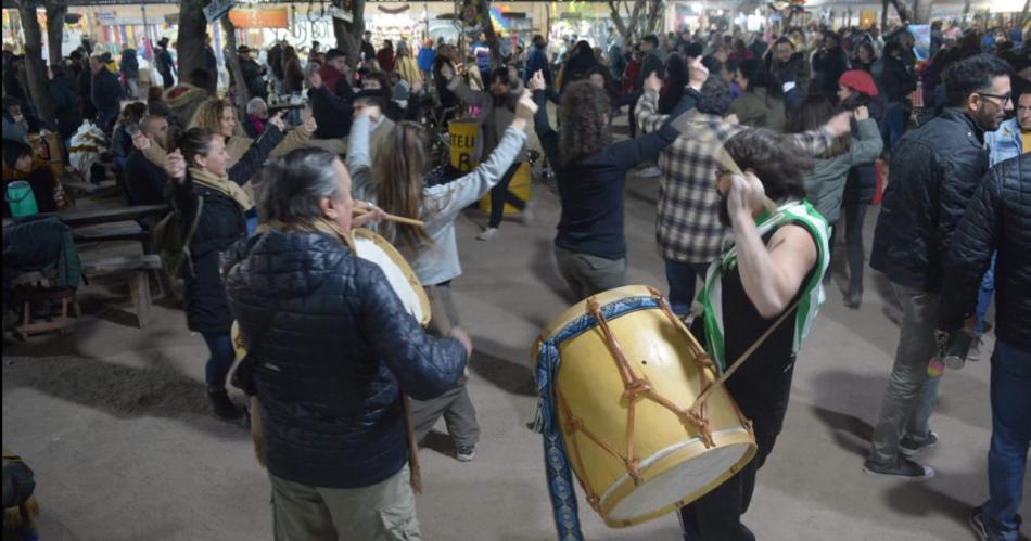 Las mejores imaacutegenes de la vigilia de la XXII Marcha de los Bombos