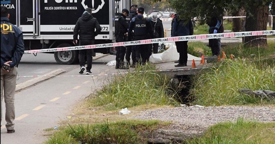 Asesinaron a piedrazos a un hombre que quiso defender a una mujer durante una discusioacuten