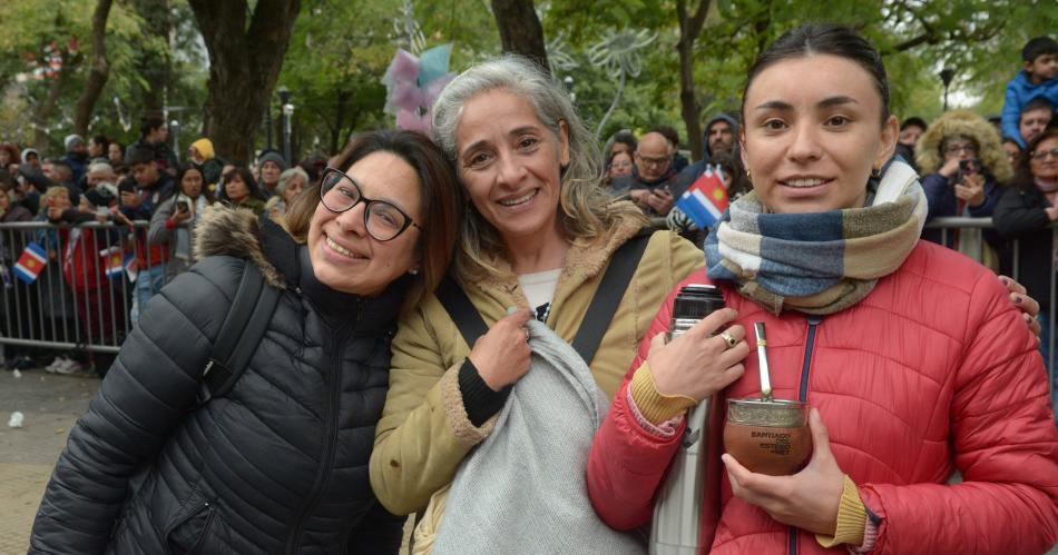 BUSCATE EN LAS POSTALES DE LA MARCHA DE LOS BOMBOS