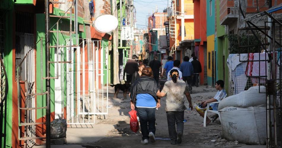 Preocupa la pobreza y baja nivel de satisfaccioacuten por la situacioacuten actual