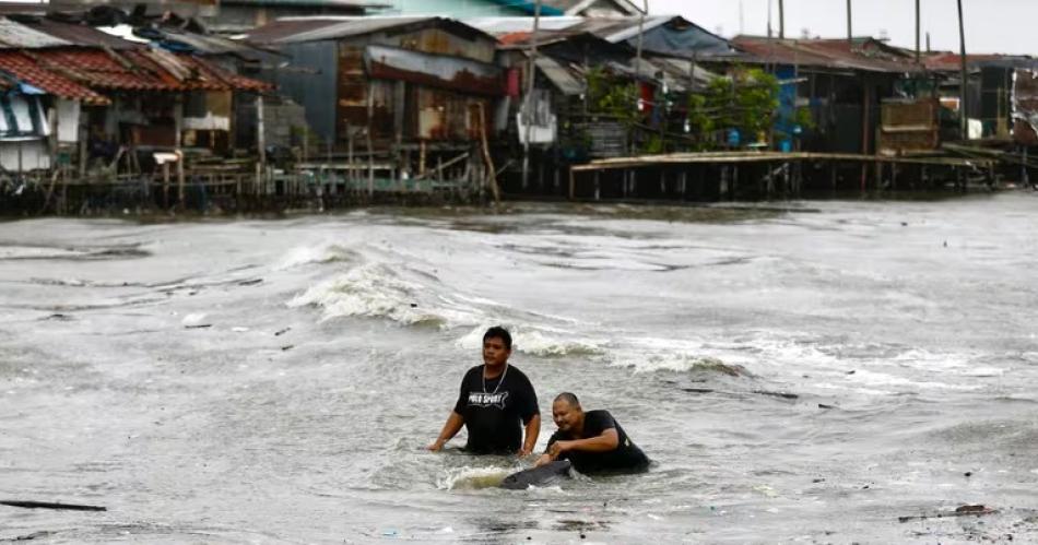 El tifoacuten Gaemi arrasoacute Filipinas y provocoacute al menos 13 muertos