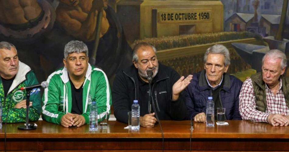 Fuerte postura de la CGT con el Gobierno- se retira del diaacutelogo social