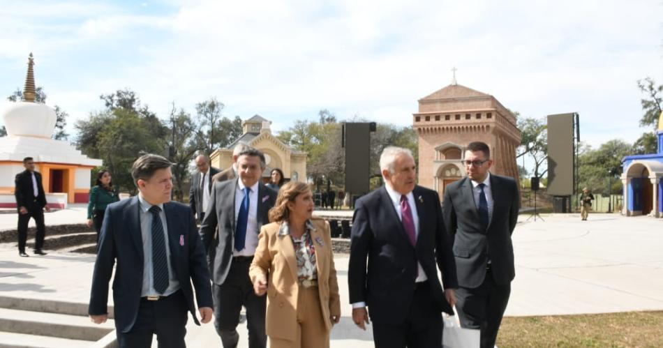 El embajador de Estados Unidos recorrioacute el Domo y el Parque del Encuentro