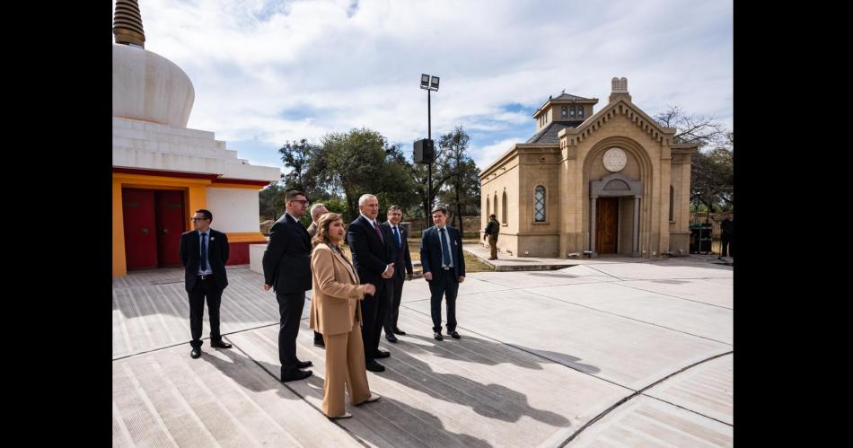 Intensa actividad del embajador de estados unidos en su visita a la Madre de Ciudades