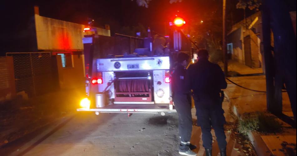 Paacutenico por el incendio en una casa del barrio Huaico Hondo