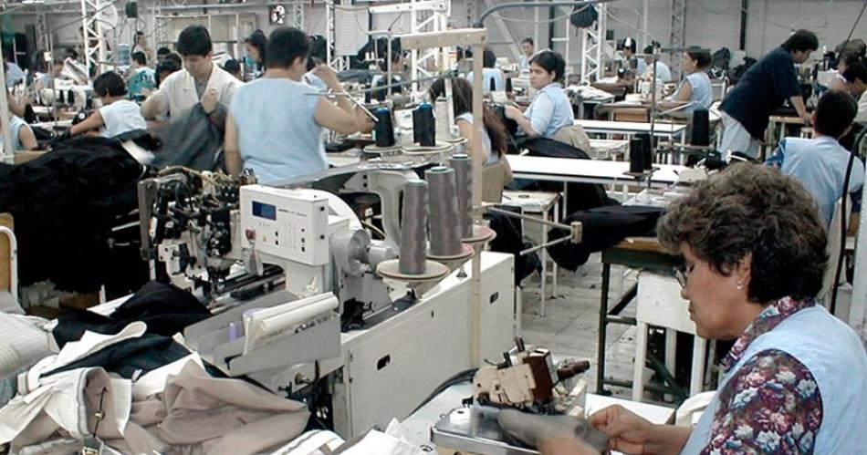 La actividad de la industria textil se desplomoacute un 50-en-porciento-