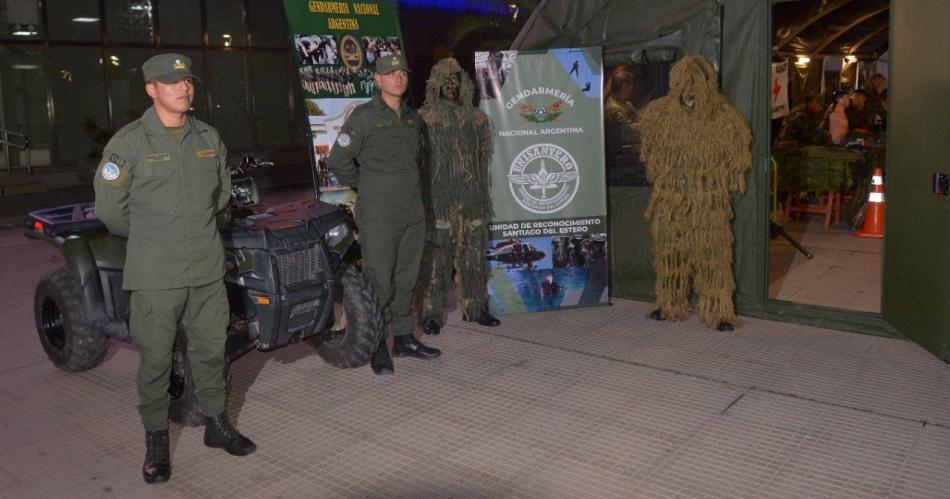 Muestra de vehiacuteculos y equipamiento de Gendarmeriacutea en el Foacuterum