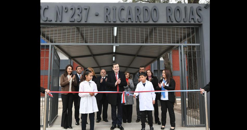 Zamora inauguroacute obras en la Escuela ndeg 237 Ricardo Rojas de la Capital