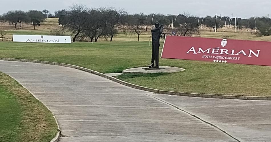 La cuarta edicioacuten de la Copa Amerian Carlos V comenzoacute con los primeros 18 hoyos