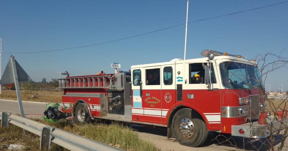 Bomberos Voluntarios sofocaron un voraz incendio de pastizales