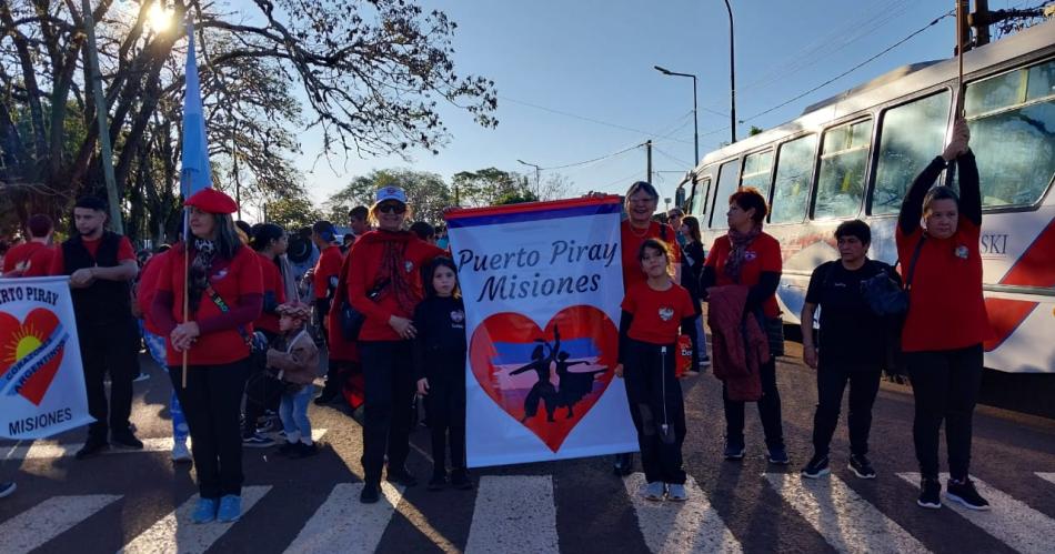 La Marcha de los Bombos llenoacute de alegriacutea a Puerto Piray