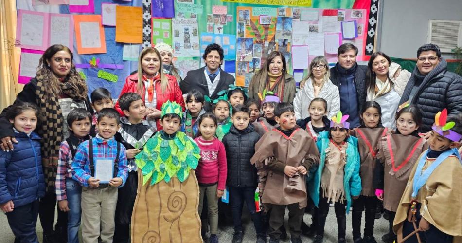 Alumnos de la Escuela Nordm 814 presentaron Santiago Autoacutectono