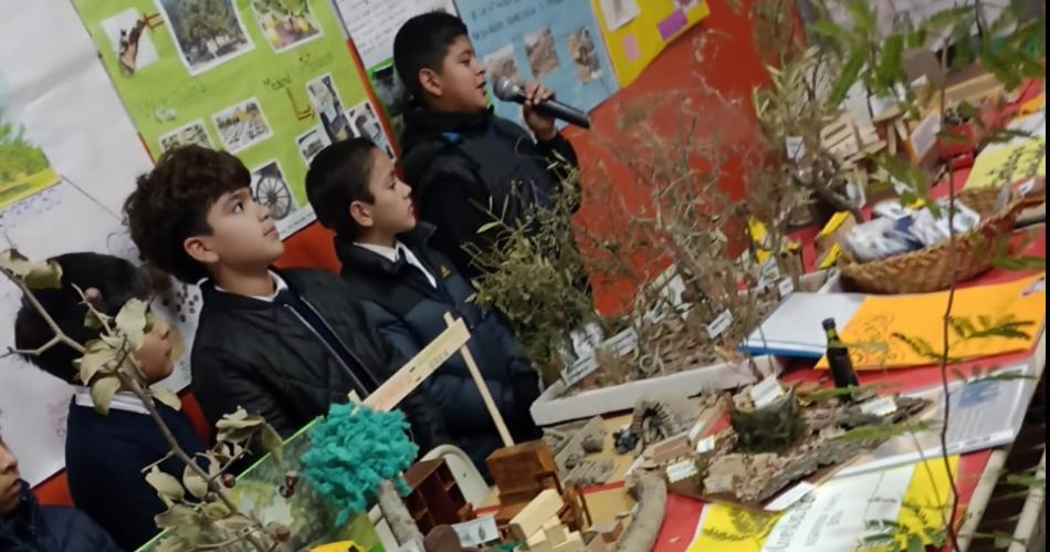 Santiago autoacutectono en Fernaacutendez- Alumnos de la Escuela 814 presentaron el Proyecto