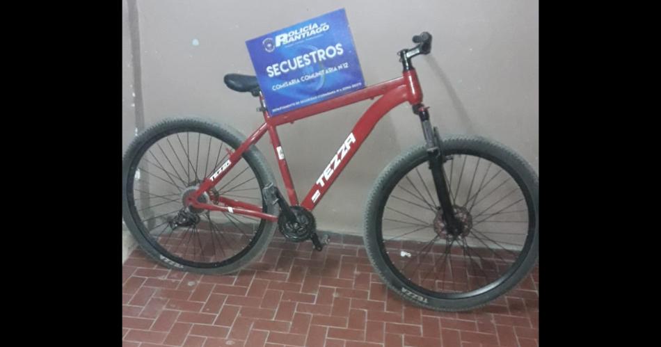 La Policiacutea recuperoacute en La Banda una bicicleta que habiacutea sido robada hace meses