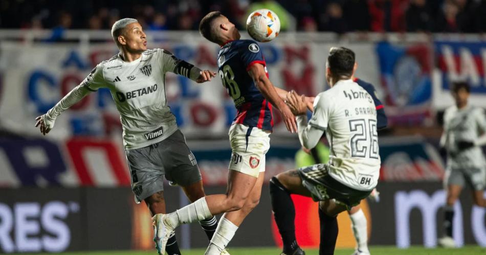 San Lorenzo mejoroacute pero se le escapoacute el triunfo ante Atleacutetico Mineiro