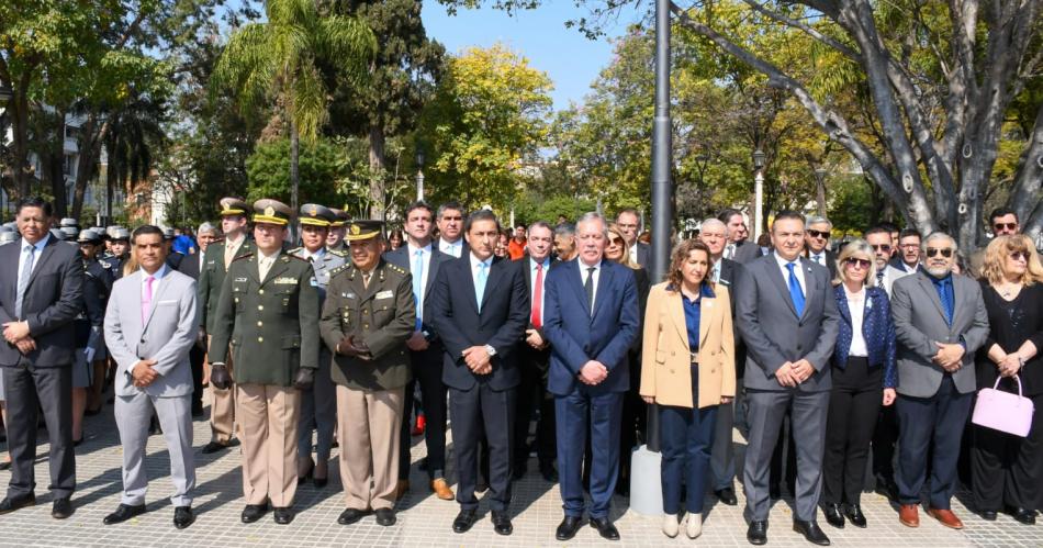 Los santiaguentildeos recordaron al General San Martiacuten a 174 de su paso a la inmortalidad