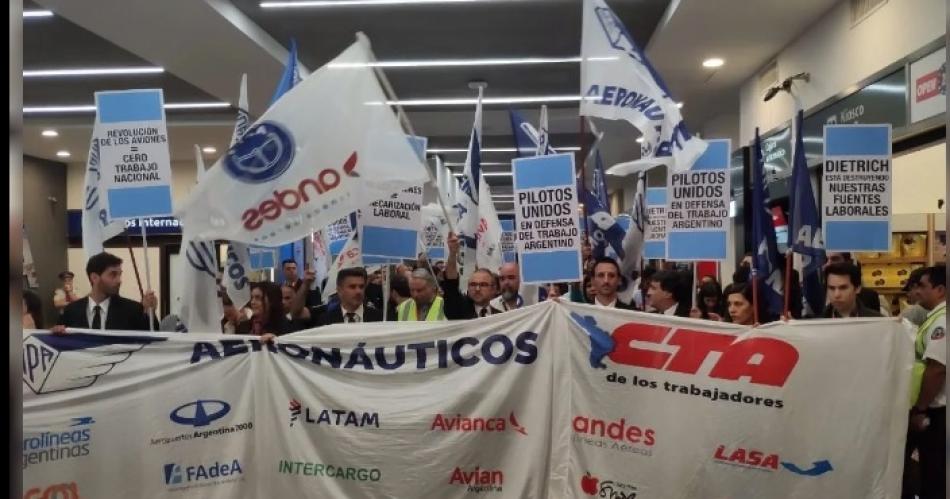 Nueva asamblea de aeronaacuteuticos en Aeroparque- habraacute demoras en los vuelos