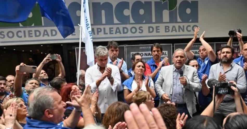 Bancarios acordaron un nuevo aumento salarial atado a la inflación de  julio: cómo quedan las escalas - El sindicato que encabeza Sergio Palazzo  llegó a un nuevo entendimiento con la parte empresarial.