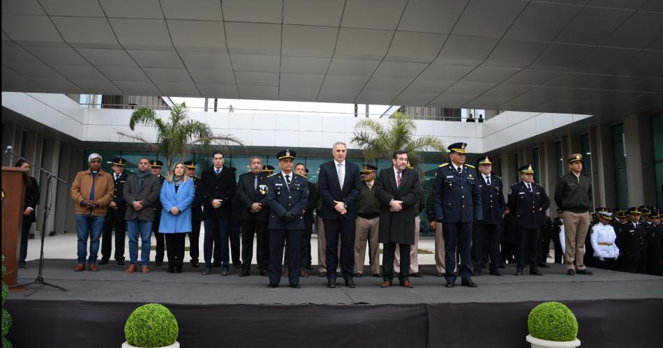 La Policiacutea de la Provincia dio inicio a los festejos por un nuevo aniversario