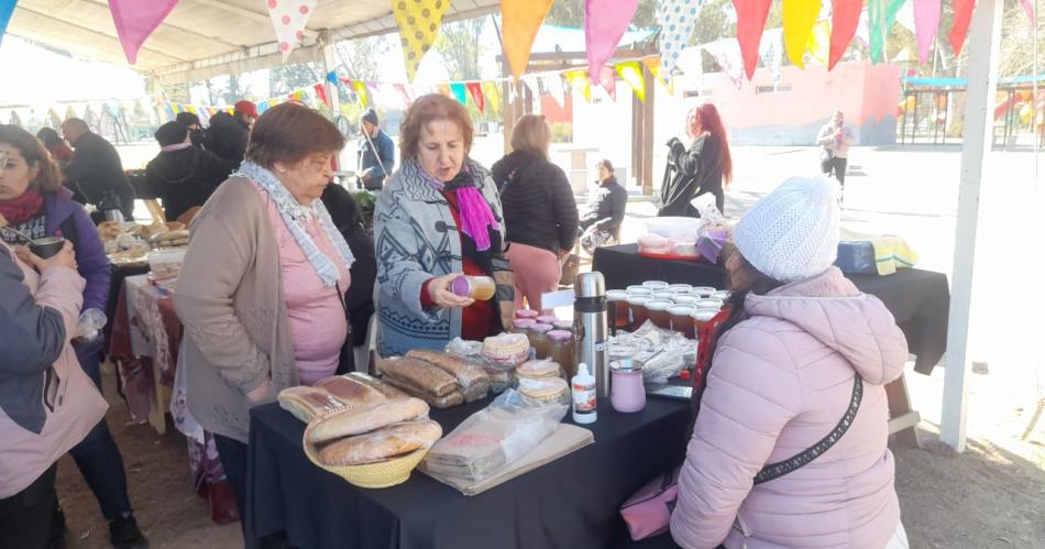 La Feria Itinerante desplegoacute su festival de sabores en el Pulgarcito