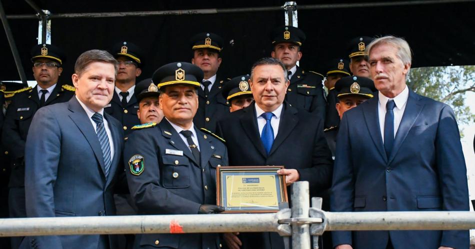 Funcionarios de la Municipalidad participaron del acto aniversario de la Policiacutea de la Provincia 