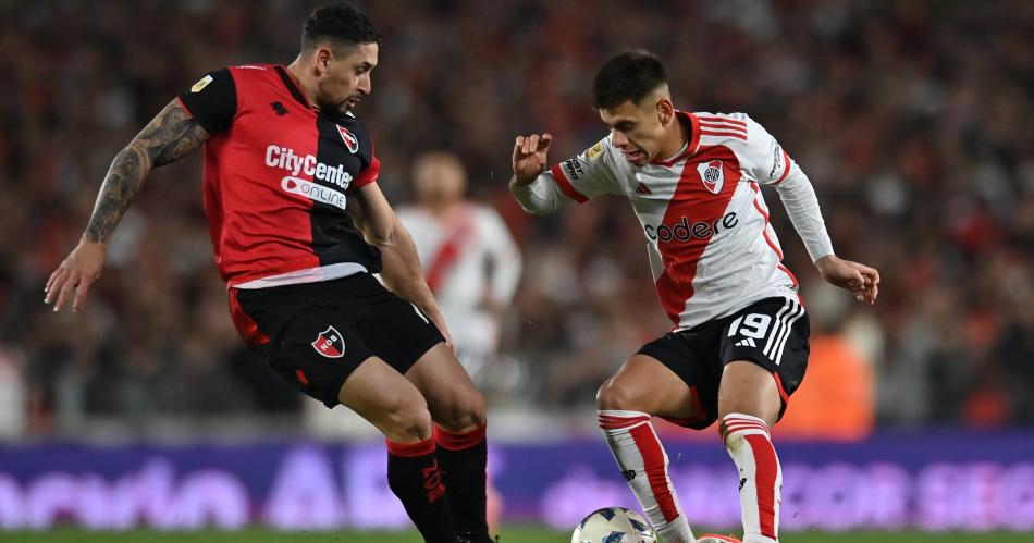 Un River apagado no pasoacute del cero ante Newells