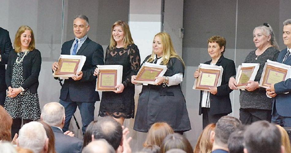 En emotivo acto el Colegio de Abogados distinguioacute a sus letrados destacados