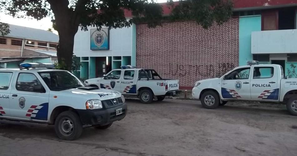 REVUELO- Los policías zarandeaban anoche en el bajo mundo con exponentes que todo lo contemplan pero bajo un mutismo total