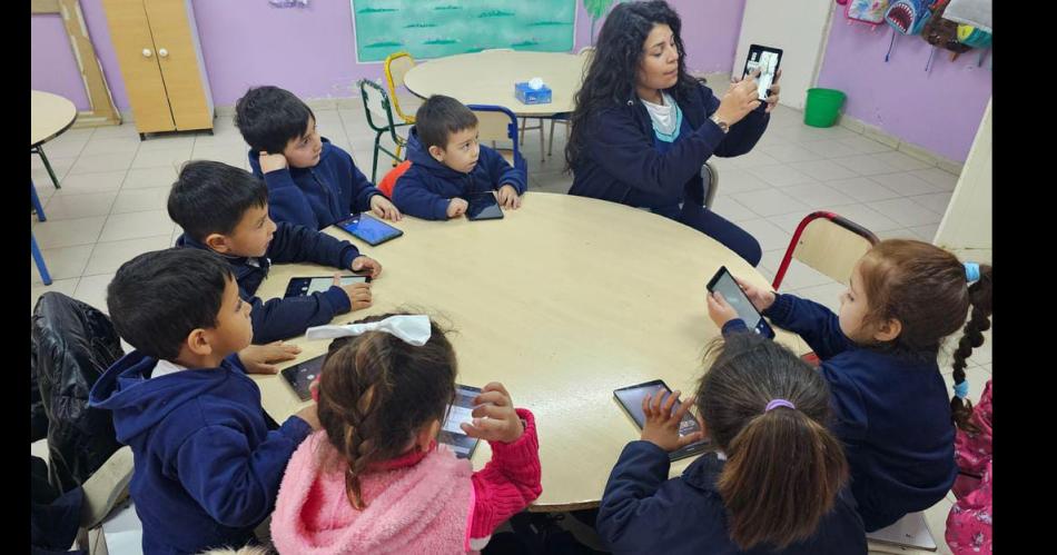 Dos jardines de infantes municipales pasaron a la instancia nacional de la Feria de la Ciencia y la Tecnologiacutea