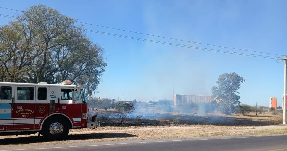 Bomberos sofocaron un incendio en Av Costanera Nuacutentildeez del Prado y Arenales 