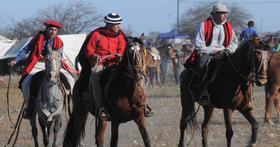 Multitudinaria demostracioacuten de fe por San Gil en la Fiesta Grande realizada en el paraje Sacha Pozo