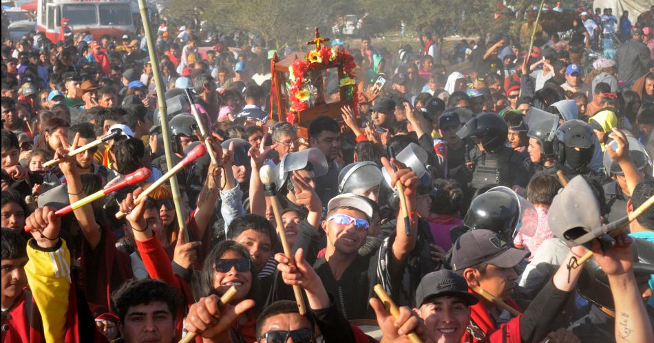 Multitudinaria demostracioacuten de fe por San Gil en la Fiesta Grande realizada en el paraje Sacha Pozo