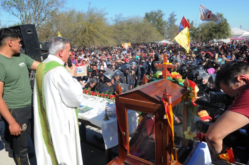 Multitudinaria demostracioacuten de fe por San Gil en la Fiesta Grande realizada en el paraje Sacha Pozo